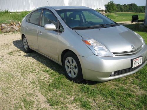 2005 toyota prius base hatchback 4-door 1.5l