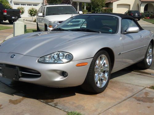 Jaguar xk8 convertible 2000 beautiful, classy, fast, 4.0 v-8