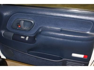 Yukon 4X4 SUV 5.7L V-8 in Great Shape!, US $3,950.00, image 12