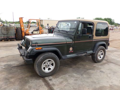 1995 jeep wrangler sahara sport utility 2-door 4.0l