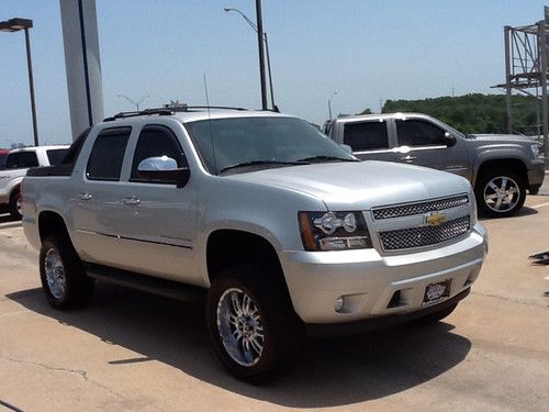 2011 chevy pickups avalanche 4wd crew cab 130 ltz