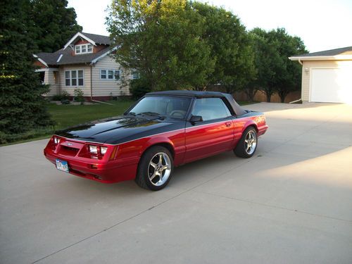 1986 ford  mustang gt convertable