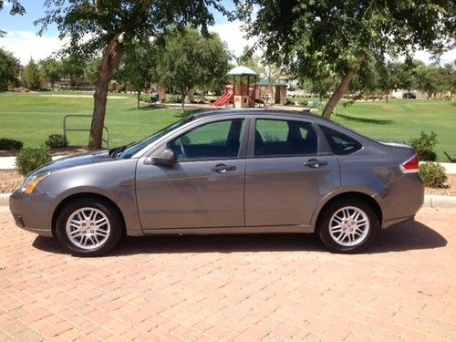 2011 ford focus se sedan 4-door 2.0l