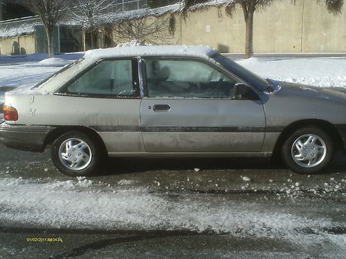 1991 ford escort lx 2dr  60,000 original miles auto "no reserve"