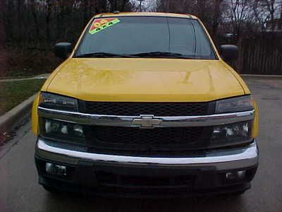 2004 chevy colorado z71 4x4 automatic transmission , 5 cylinder, crew cab!