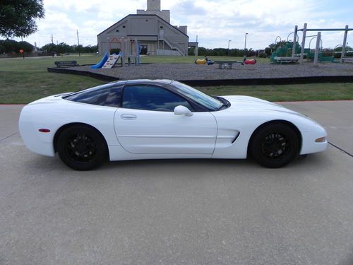 2000 chevrolet corvette - low miles *no reserve*