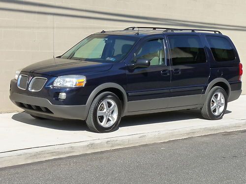 Very clean 2005 pontiac montana sv6. awd versatrac. dvd. 98,831 miles.