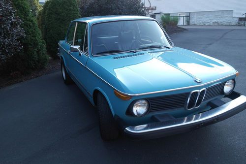 1975 bmw 2002 base coupe 2-door 2.0l