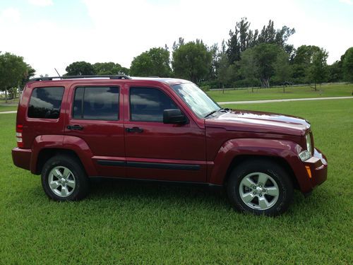 2012 Jeep Liberty Sport Sport Utility 4-Door 3.7L, image 9