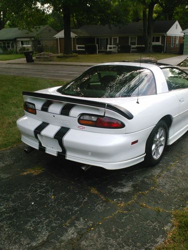 1999 chevy camaro w/ t-tops