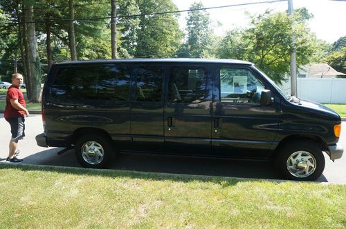 2004 ford e-150 base standard cargo van 2-door 4.6l