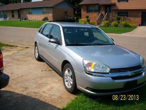 04 malibu maxx ls silver great condition all power automatic cold air