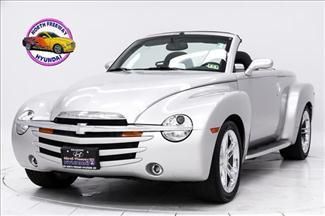 2005 chevrolet ssr 6.0l v8 chrome wheels carpeted bed w/wood slats gauges