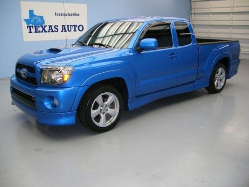 We finance!!  2011 toyota tacoma x-runner access cab 6-speed rcamera 6k mi 1 own