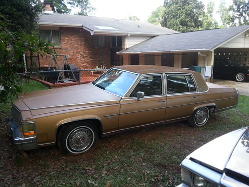 1981 cadillac fleetwood brougham sedan 4-door 6.0l