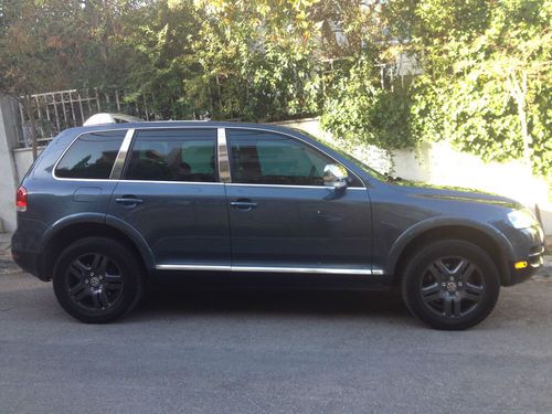 2004 volkswagen touareg v8 sport utility 4-door 4.2l