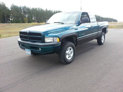 ~~no reserve 1998 dodge ram 1500 sport 4x4 fully loaded only 117k actual miles~~