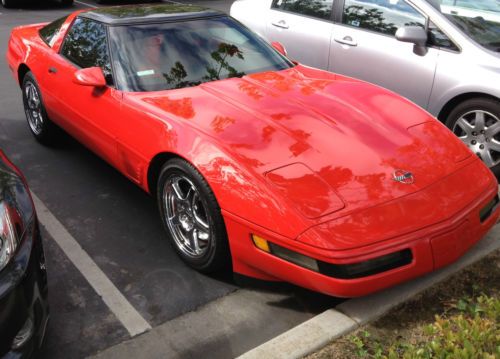 1995 corvette torch red hatchback  5.7l v8