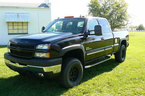 2006 chevy 2500hd duramax diesel lt 4x4 ext black on black!