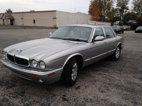 1999 jaguar xj8 base sedan 4-door 4.0l
