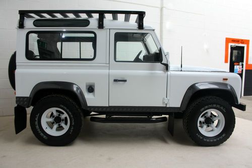 Land rover d-90 defender. left hand drive 2.5 turbo diesel.