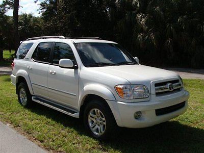 2006 toyota sequoia limited awd,carfax certified,navigation,third row seat,no re
