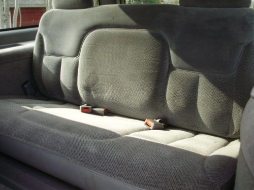 1999 GMC Suburban Sierra SLE 1500 4WD,Adult Owned,Very Nice,Rust Free Body, image 10