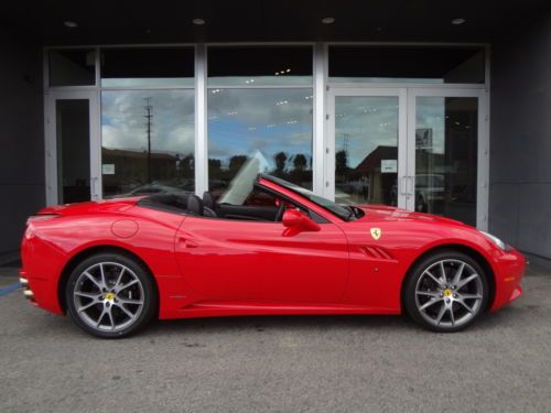 2011 ferrari california loaded 8k miles red/black