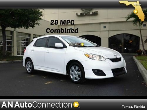 Toyota matrix clean carfax 68k miles 28 mpg