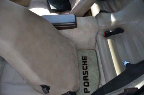 1983 Porsche 944 Hunter Green Clean Rear wheel drive manual sunroof, image 11