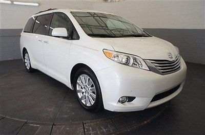 2011 limited toyota sienna-one owner-clean carfax-navigation-double moon roofs