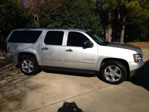 2011 chevy suburban lt