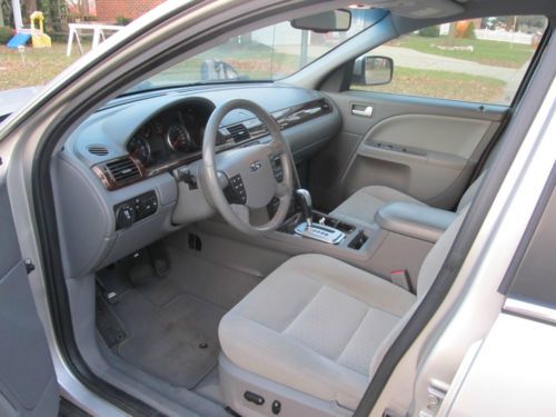 2007 Ford Five Hundred SEL Sedan 4-Door 3.0L, image 2