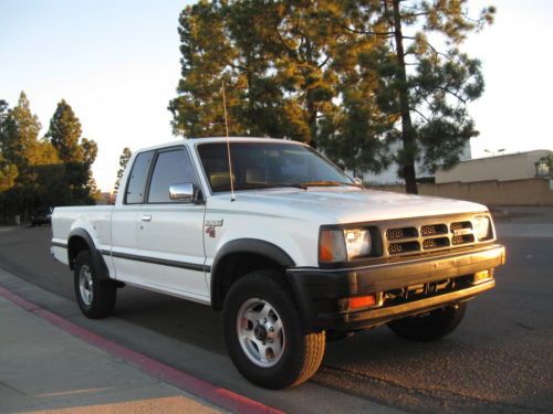 1993 mazda b2600 le-5 extended cab pickup 2-door 2.6l 4x4 awd 1 owner only 107k!