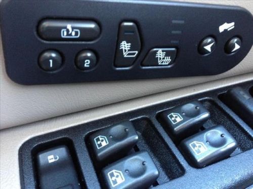 1500 SLE SUV CD 4X4 Driver Air Bag Passenger Air Bag Multi-Zone A/C Rear A/C ABS, image 11