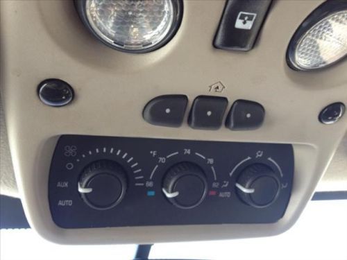 1500 SLE SUV CD 4X4 Driver Air Bag Passenger Air Bag Multi-Zone A/C Rear A/C ABS, image 12