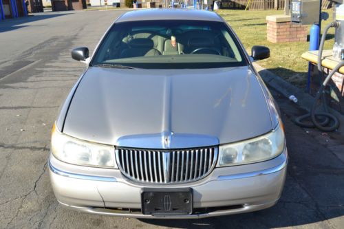 2001 lincoln towncar