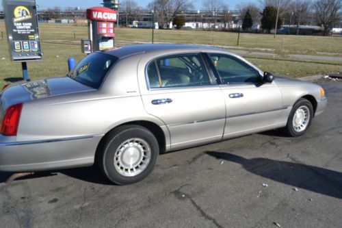 2001 Lincoln Towncar, image 5