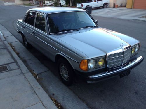 This silver 1981 Mercedes 300D with blue interior is the classic W123 Chassis, image 2