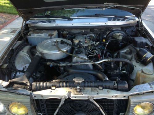 This silver 1981 Mercedes 300D with blue interior is the classic W123 Chassis, image 9