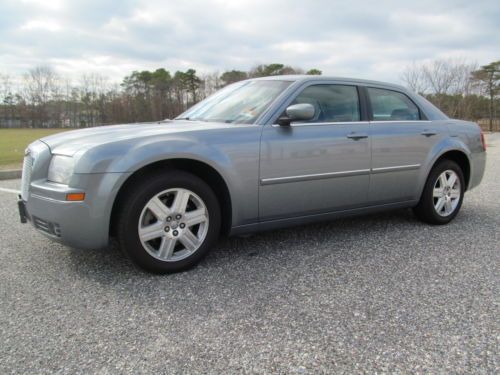2006 chrysler 300 touring awd v6 sedan  no reserve clean carfax great condition