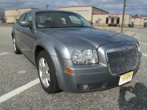 2006 CHRYSLER 300 TOURING AWD V6 SEDAN  NO RESERVE CLEAN CARFAX GREAT CONDITION, image 5