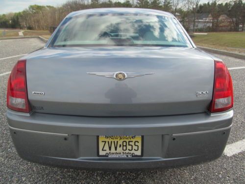 2006 CHRYSLER 300 TOURING AWD V6 SEDAN  NO RESERVE CLEAN CARFAX GREAT CONDITION, image 6