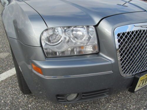 2006 CHRYSLER 300 TOURING AWD V6 SEDAN  NO RESERVE CLEAN CARFAX GREAT CONDITION, image 7