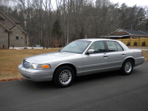 Ford crown victoria lx 2000 72k miles 2 owner southern car very clean no reserve