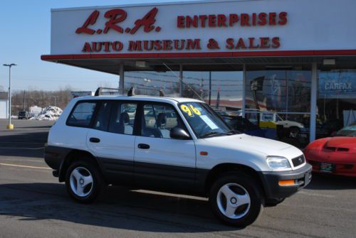 Toyota rav4 all wheel drive only 122k no reserve,clean and runs perfect