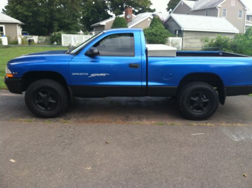 1999 dodge dakota sport 4x4 w/ new tires, remote starter,&amp; lots of features!!