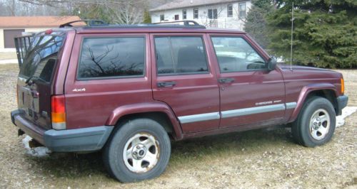 2001 jeep cherokee sport 4-door 4.0l automatic newer tires near gr mi