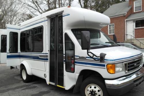 2006 ford e-350 super duty wheel chair accessible