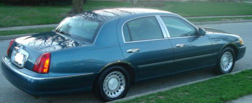 2001 LINCOLN TOWNCAR EXECUTIVE 1 OWNER 58K GARAGE KEPT BLUE/BLUE EXCELLENT COND!, US $4,800.00, image 3